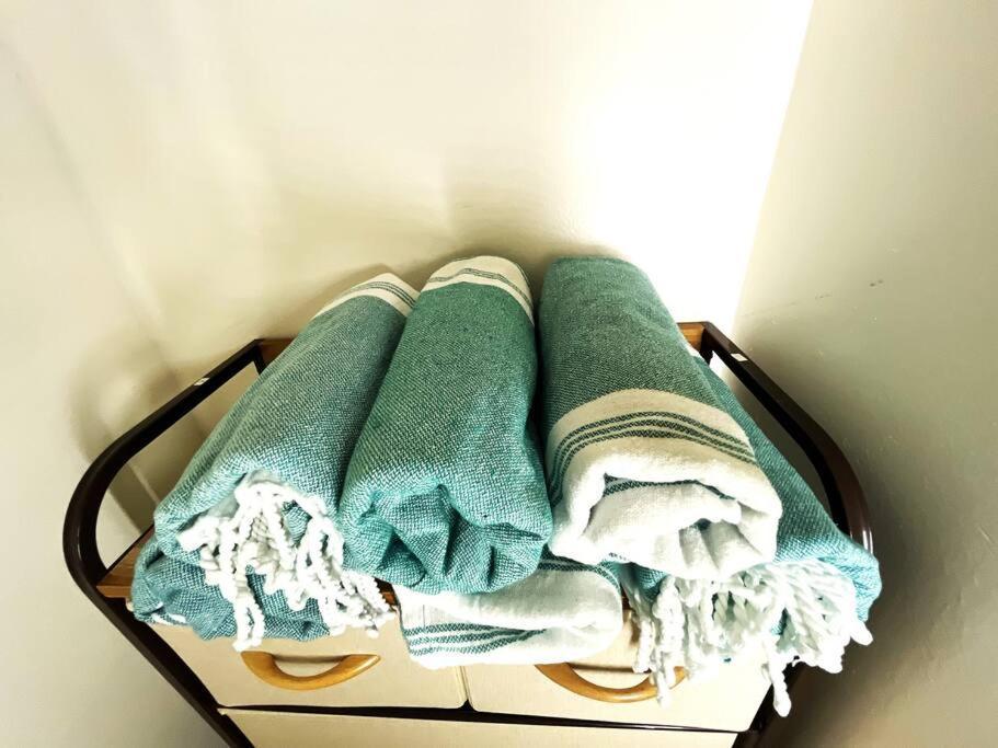 Huge Patio Washerdryer 1 Bedroom Banyan Free Parking 5 Min To Beach Honolulu Ngoại thất bức ảnh
